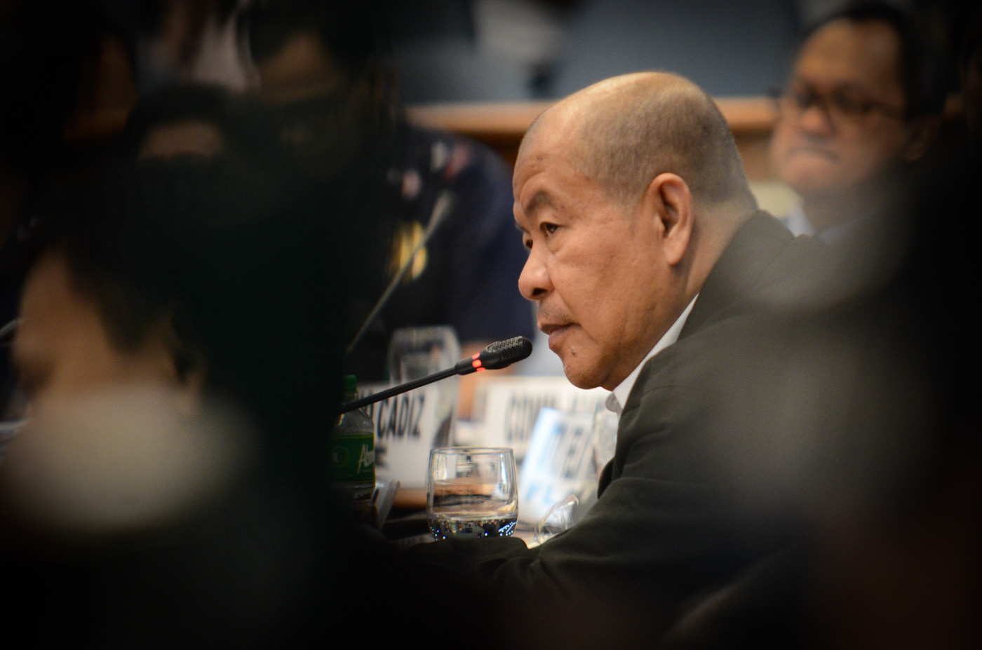 WHISTLE-BLOWER. Retired Davao cop Arthur Lascanas testifies before the Senate committee on public order and dangerous drugs on the existence of the Davao Death Squad on March 6, 2017. Photo by LeAnne Jazul/Rappler  