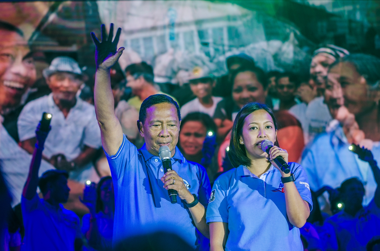 FATHER AND DAUGHTER. Vice President Jejomar Binay joins his daughter Makati Second District Representative Abby Binay on stage as she sings him a song during her proclamation rally on March 28. Photo by Rob Reyes/Rappler   
