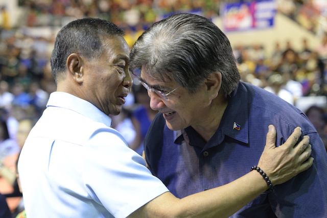 ALLIES. Honasan with Binay during the launch of UNA on July 1. Honasan is the party's vice president. File photo by Alecs Ongcal/Rappler 