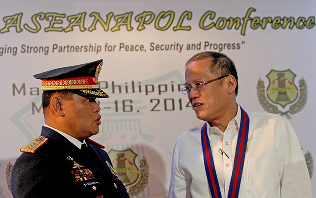 OLD FRIENDS. President Benigno S. Aquino III converses with former PNP chief Alan Purisima. File photo by Rey Baniquet/Malacañang Photo Bureau/PCOO 