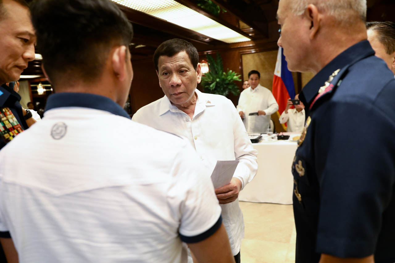 COMMANDER IN CHIEF. President Rodrigo Duterte speaks with police officials during the military-police command conference on January 15, 2019 in Malacañang. Malacañang photo 