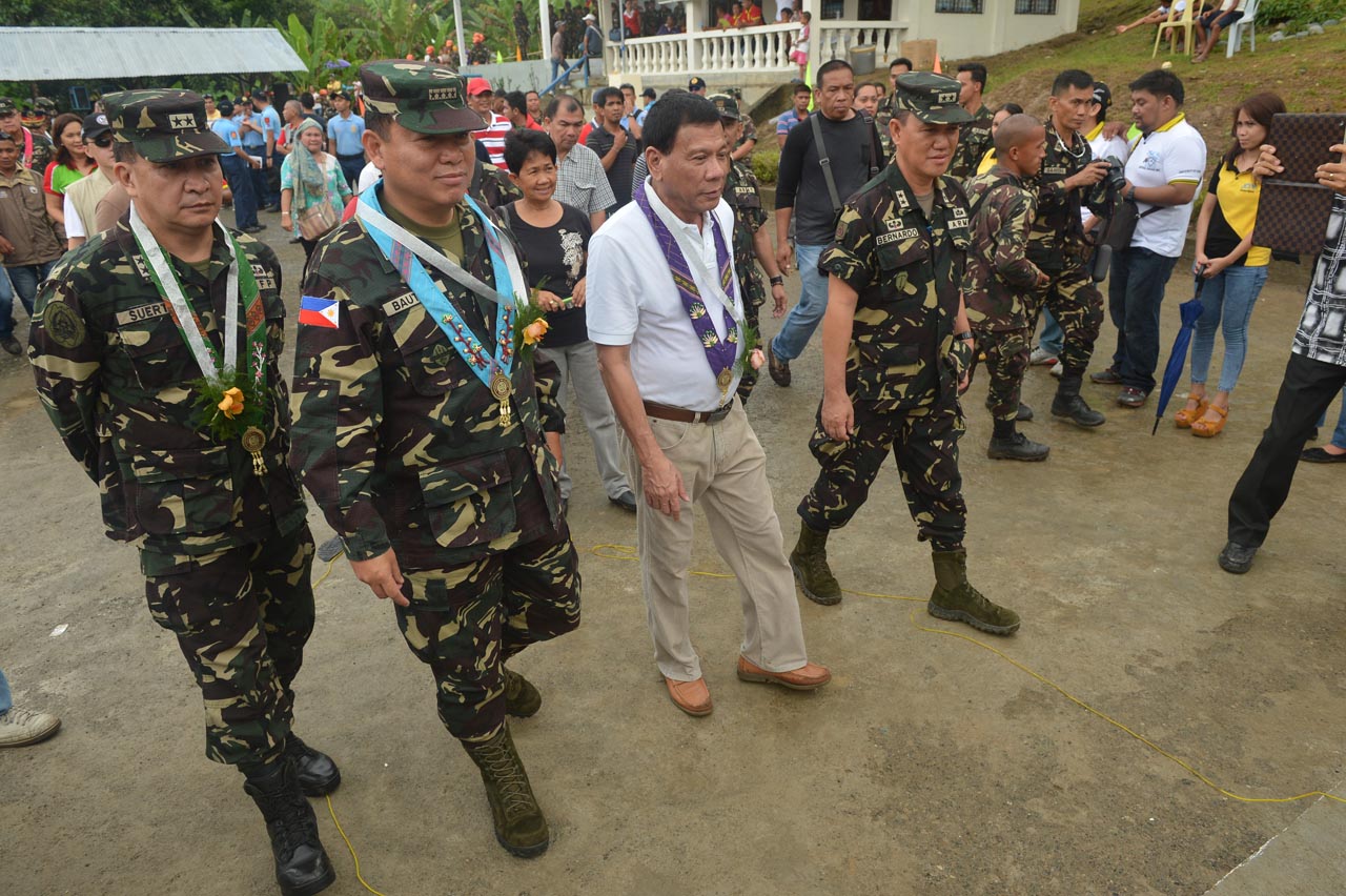 MAYOR DAYS. As Davao City mayor, Rodrigo Duterte cultivated his ties with soldiers and policemen assigned to his city. File photo from Davao City Government 