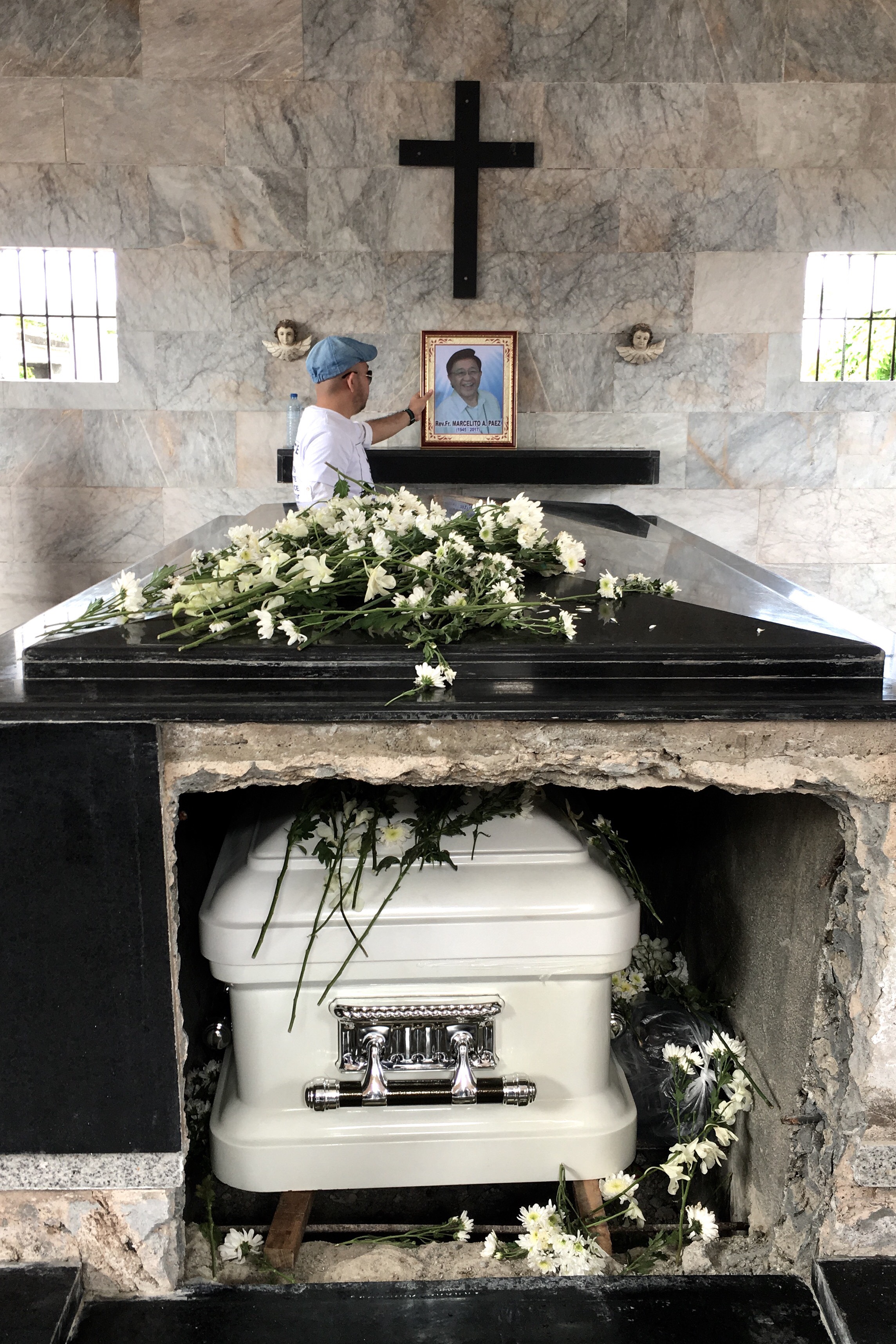FINAL resting place of Father Tito Paez at the Santo Niño Cemetery in Nueva Ecija. All photos by Eloisa Lopez/Rappler  
