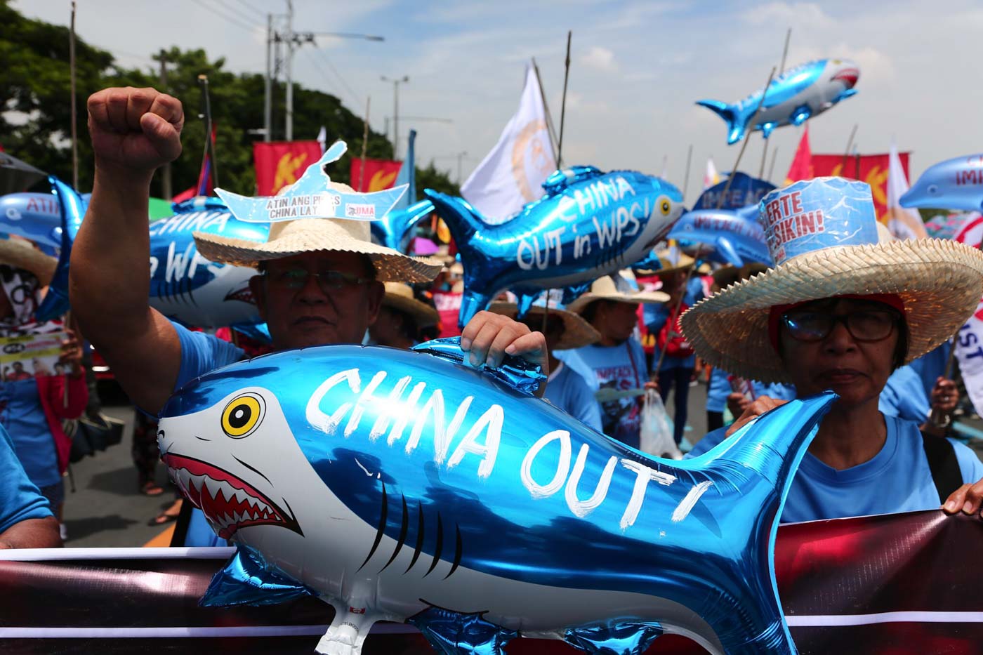 DEFENDING FILIPINOS' RIGHTS. Different protest groups gather in Commonwealth Avenue during President Rodrigo Duterte's 4th State of the Nation Address on July 22, 2019.  File photo by Jire Carreon/Rappler  