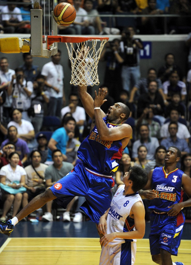 SHOWCASE. Kobe Bryant goes up to the basket during an exhibition game between NBA superstars and top Filipino players on July 24, 2011. Photo by Noel Celis/AFP 