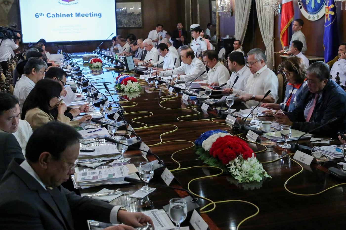 CABINET MEETING. President Rodrigo Duterte presides over the 6th Cabinet meeting at the Malacañang State Dining Room on September 14, 2016. Photo by Albert Alcain/PPD 