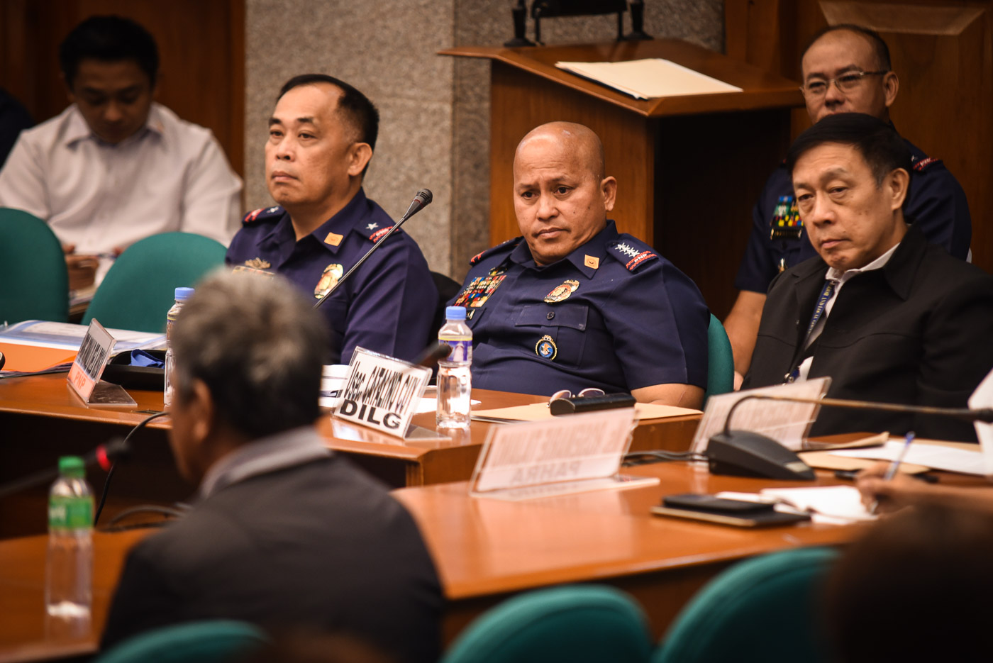 SENATE INQUIRY. PNP chief Director General Ronald dela Rosa (middle) listens to the testimony of Edgar Matobato at the Senate on September 15, 2016. Photo by LeAnne Jazul/Rappler 
