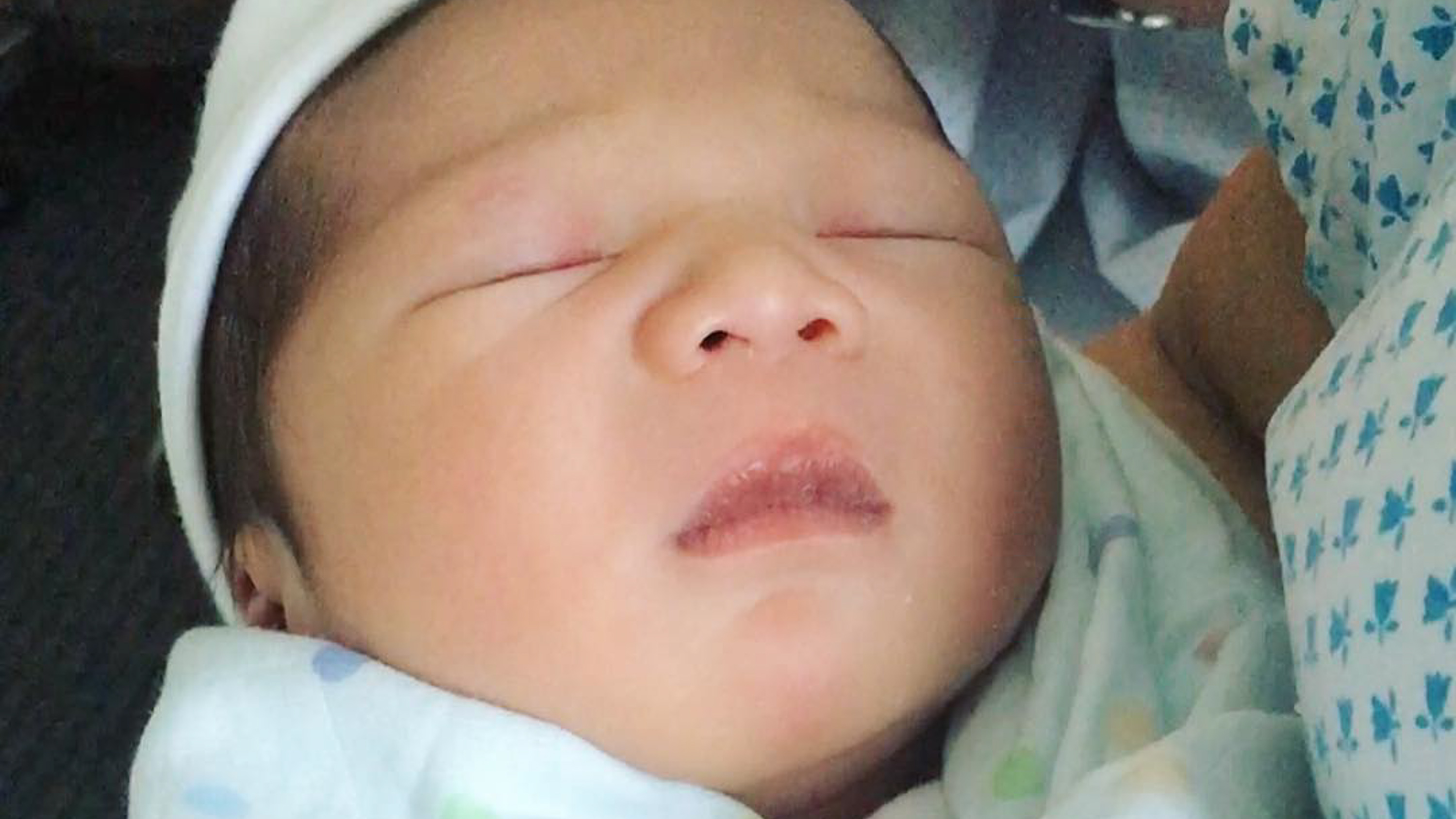 SEVE SORIANO. Alex Gonzaga posts a photo of her sister Toni Gonzaga's newborn son with Paul Soriano. Screengrab from Instagram/cathygonzaga 