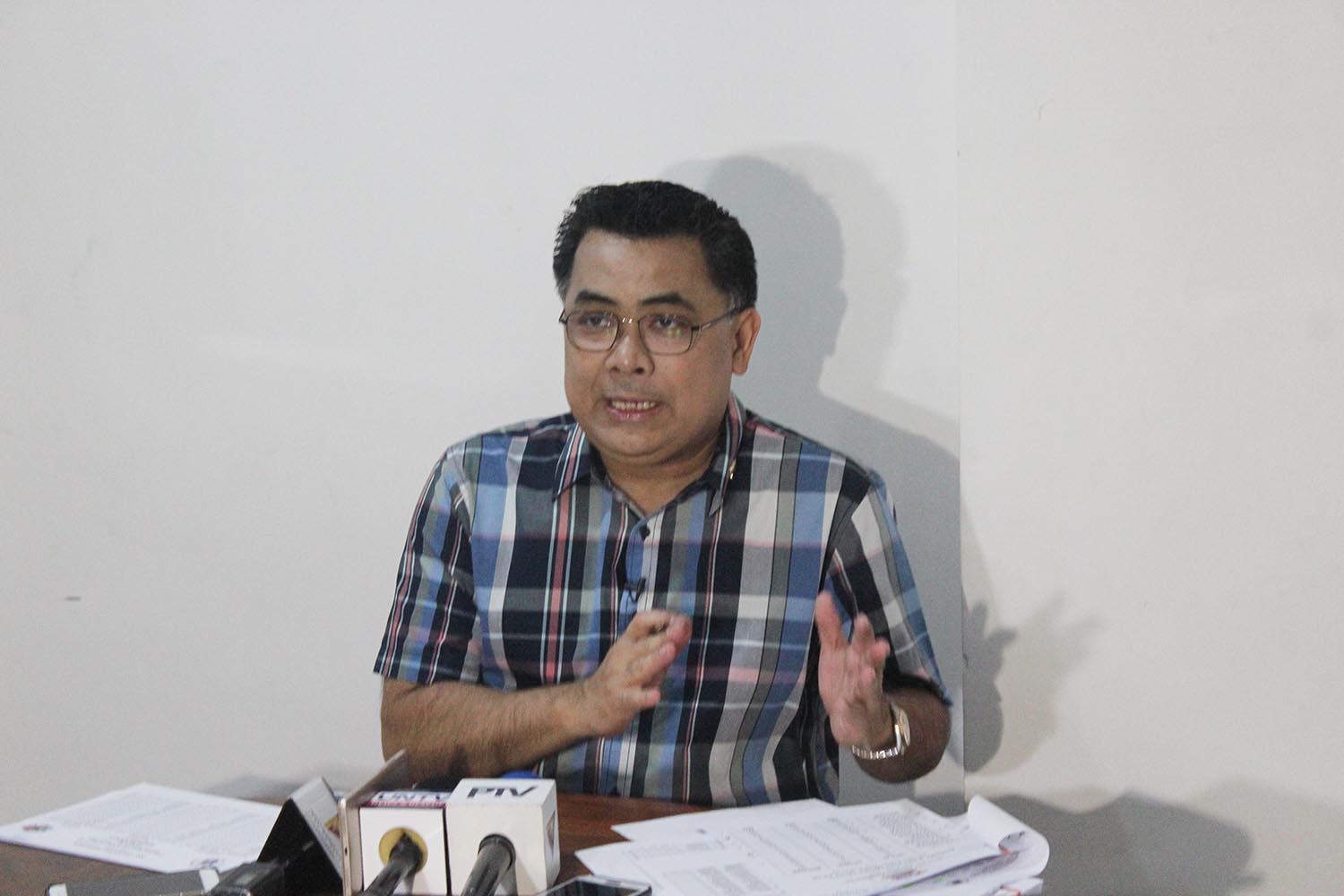 CHILD PROTECTION. DepEd Usec. for Legislative Liaison Office, External Partnerships Service and School Sports Tonisito Umali announces in a press briefing the creation of a child protection committee for Palarong Pambansa. Photo by Gerard Lucena 