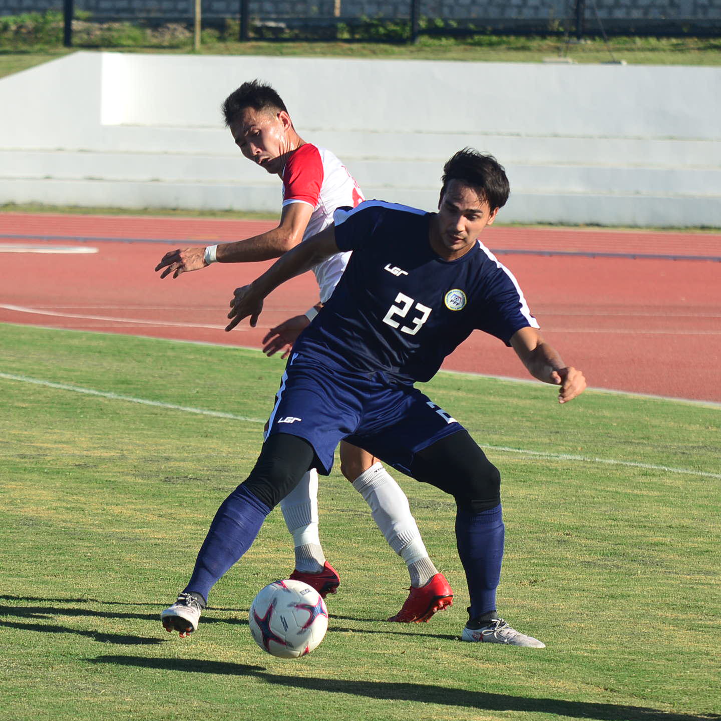 RELIABLES. James Younghusband leads the Azkals veterans in the Suzuki Cup. Photo by Bob Guerrero/Rappler   