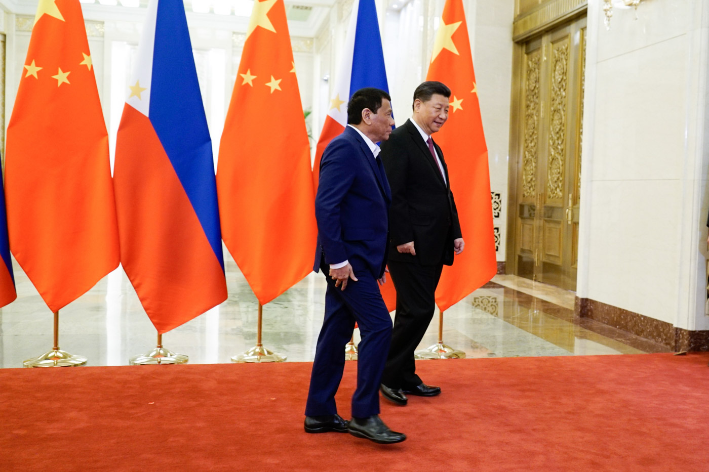 CLOSE TIES. President Rodrigo Duterte is accompanied by Chinese President Xi Jinping inside the Great Hall of the People in Beijing prior to their bilateral meeting on April 25, 2019. Malacañang photo 
