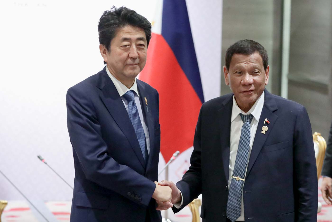 ALLIES. Philippine President Rodrigo Duterte and Japanese Prime Minister Shinzo Abe shake hands during their bilateral meeting on the sidelines of the ASEAN Summit in Nonthaburi, Thailand, on November 4, 2019. Malacañang photo 