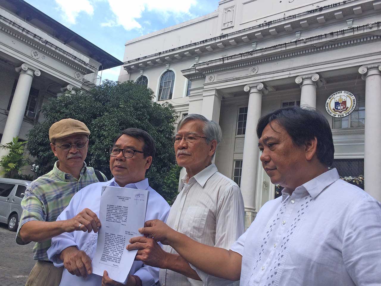 LEGAL ACTION. The petitioners want the Supreme Court to cite the Marcos family, officials from the Armed Forces of the Philippines, and officials from the Department of National Defense in contempt. Photo by Patty Pasion/Rappler 