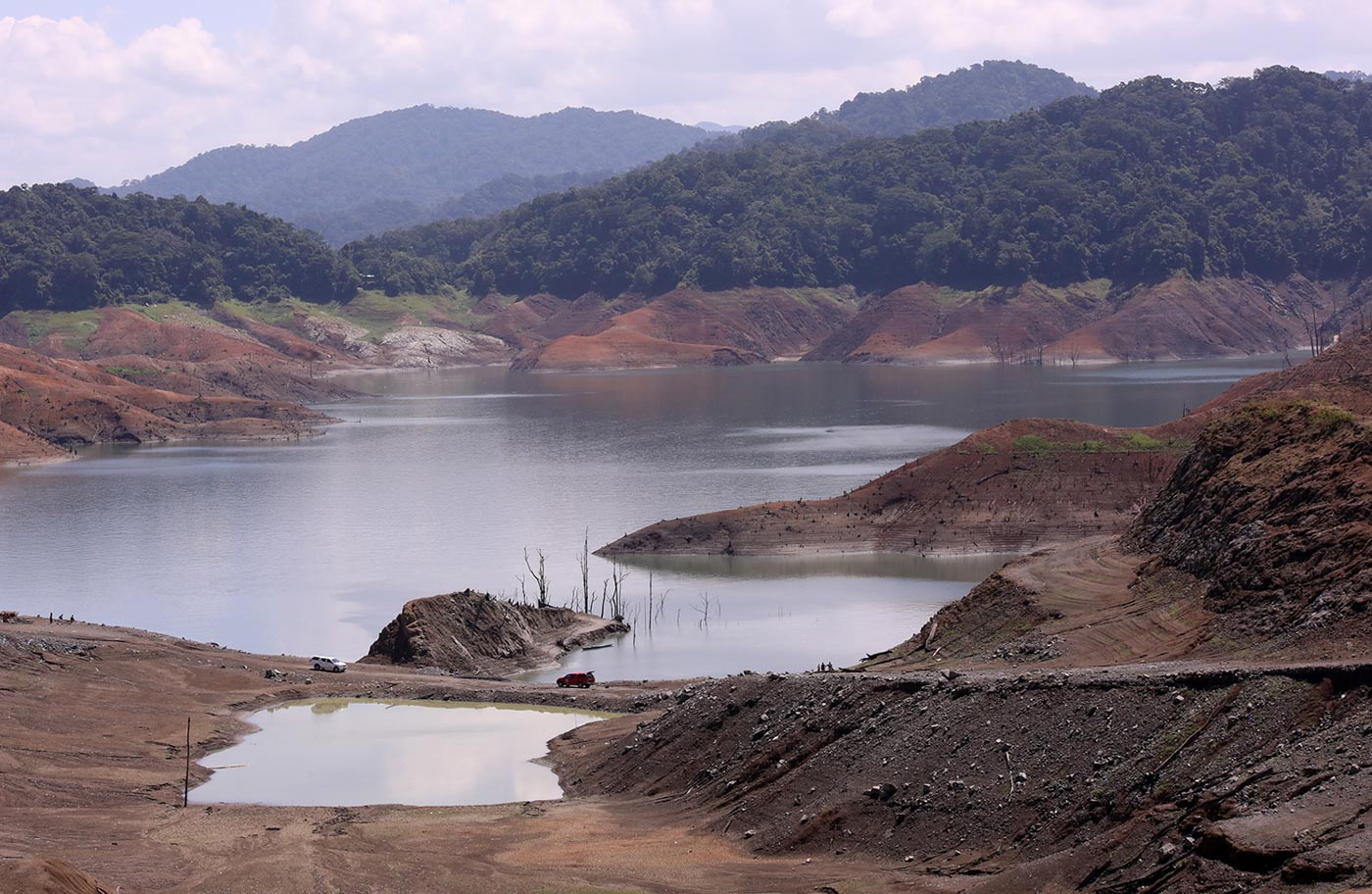 DRYING UP. The Angat Dam has yet to recover from the dry season in 2019. Photo by Darren Langit/Rappler 
