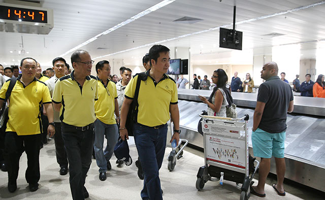 LOOKING BETTER. President Benigno S. Aquino III personally inspects the operations and
security set-up at the Ninoy Aquino International Airport Terminal 1 in
Pasay City on Wednesday, April 1, 2015, making sure that all security preparations were in place to ensure safe travel during the Holy Week. Photo by Ryan Lim / Malacañang Photo Bureau 
