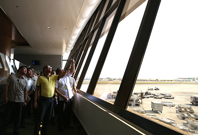 NAIA REHAB. President Benigno S. Aquino III personally inspects the operations and
security set-up at the rehabilitated Ninoy Aquino International Airport Terminal 1 in
Pasay City on April 01, 2015. File photo by Ryan Lim / Malacañang Photo Bureau 
