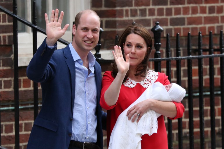 3RD CHILD. Britain's Prince William, Duke of Cambridge (L) and Britain's Catherine, Duchess of Cambridge show their newly-born son, their 3rd child, to the media outside the Lindo Wing at St Mary's Hospital in central London, on April 23, 2018. Photo by Isabel Infantes/AFP 