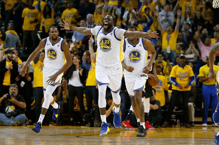 EASY. Kevin Durant, Draymond Green and the rest of the Golden State Warriors make it all look so easy in their rout of the New Orleans Pelicans. Photo by Lachlan Cunningham/Getty Images/AFP 