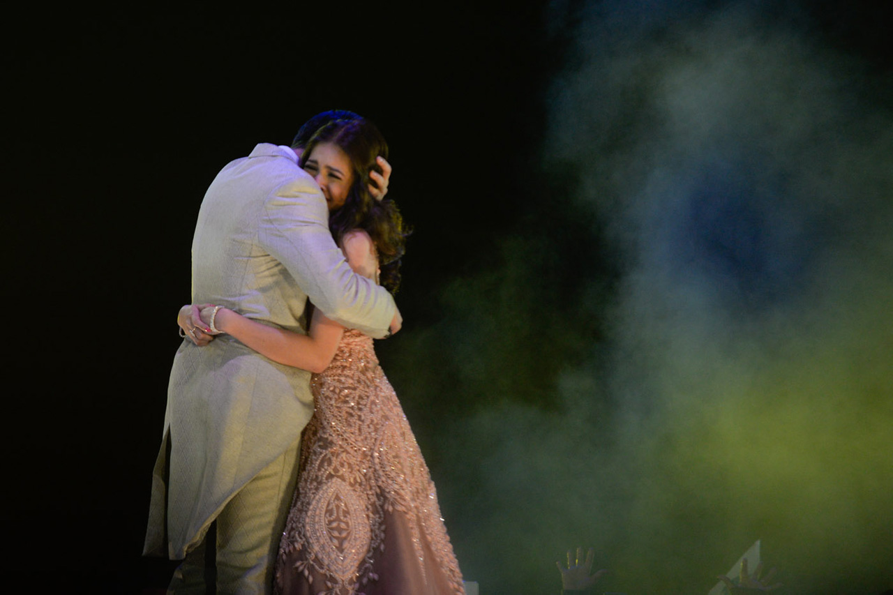 SWEET. Yaya Dub and Alden share a hug after professing their feelings for each other. Photo by Alecs Ongcal/Rappler.com 
