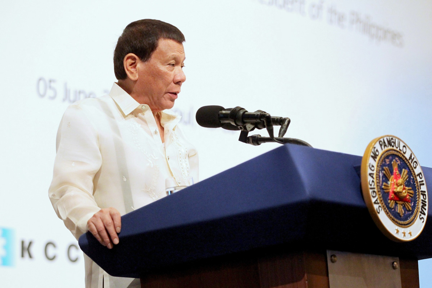 AUDIT ORDERED. President Duterte asks DILG to look into the spending of intelligence and confidential funds by local chief executivesa. Malacañang file photo 