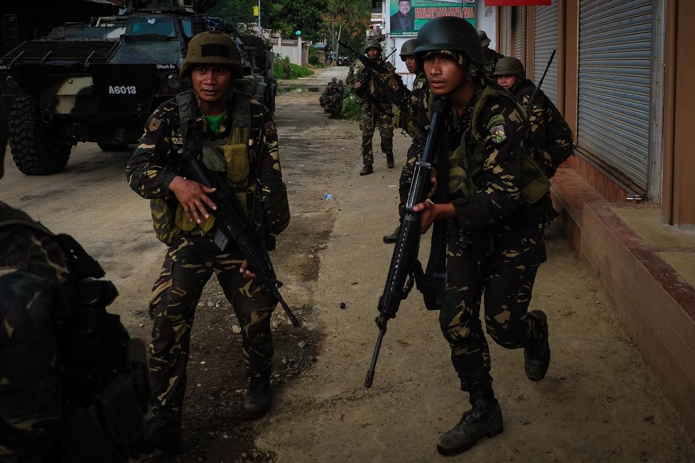 URBAN WARFARE. Filipino troops are more accustomed to jungle warfare, making the Marawi operations challenging for soldiers. Photo by Bobby Lagsa/Rappler  