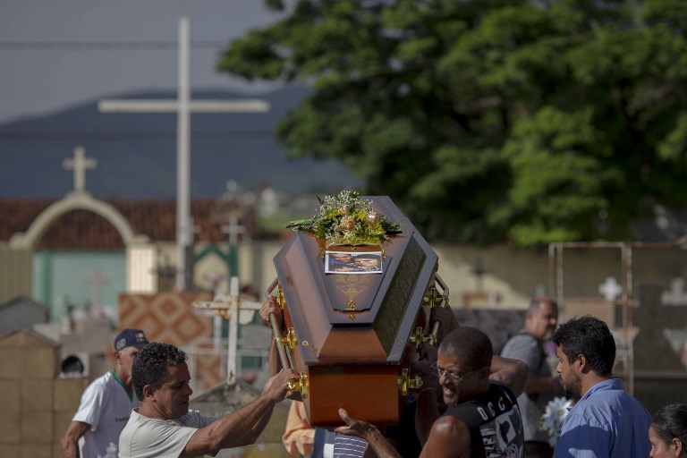 VICTIMS. Friends and relatives of Edmayra Samara, 28, one of the victims of the recent dam collapse, carry her coffin during the funeral at the municipal cemetery in the city of Brumadinho, state of Minas Gerais, Brazil, on January 29, 2019. Photo by Mauro Pimentel/AFP 