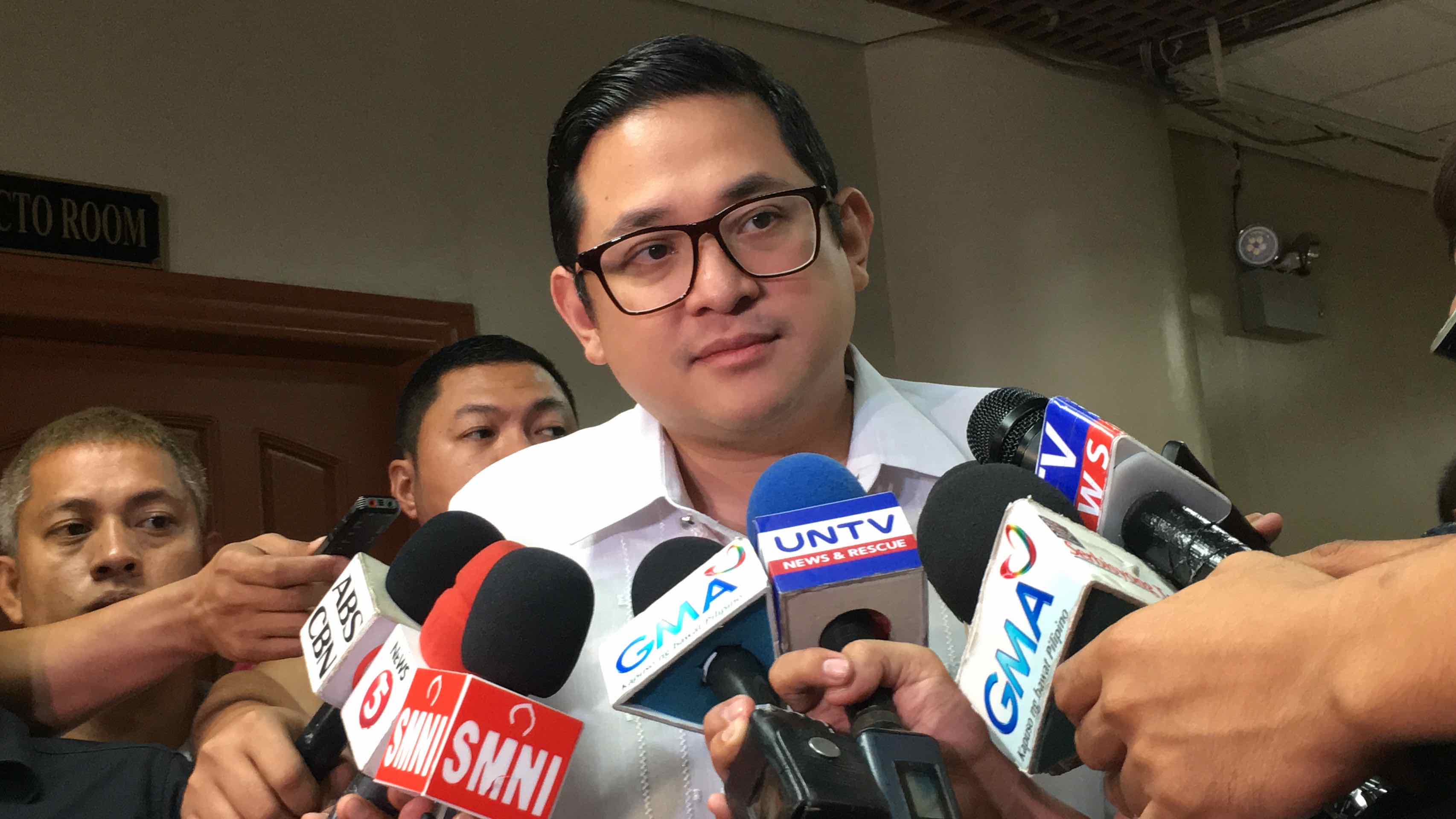 PUBLIC APOLOGY. Minority Senator Paolo Benigno Aquino IV says a personal apology from Justice Secretary Vitaliano Aguirre II is not enough. File photo by Camille Elemia/Rappler   