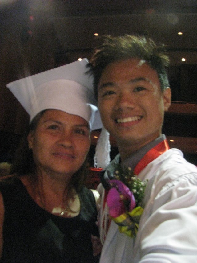 'FULL SUPPORT.' After a rough relationship with his mother during his childhood, Daniel's parents could not be prouder of their son. Photo from Daniel's Facebook page
