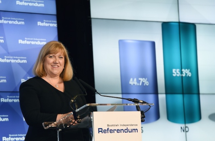 'NO' WINS. Chief Counting Officer Mary Pitcaithly declares that Scotland voted to No to becoming an independent country following the Scottish referendum at the Royal Highland Centre in Edinburgh, Scotland, 19 September 2014. Andy Rain/EPA