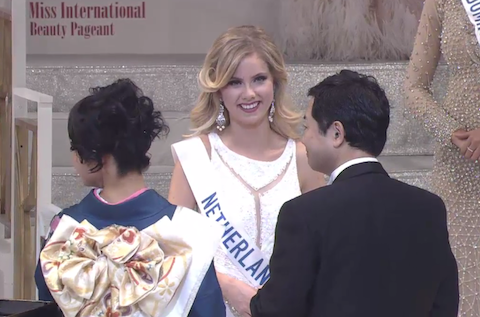 Gelar Miss International Europe jatuh ke tangan Miss Netherland. 