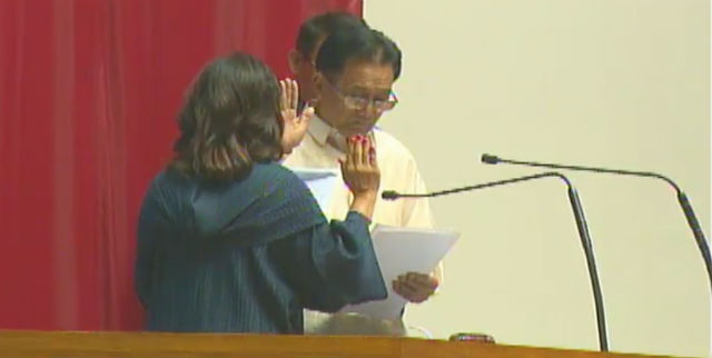 NEW LAWMAKER. Pepito Pico takes his oath as new Diwa representative before Speaker Gloria Macapagal Arroyo on November 14, 2018. Screenshot from the House of Representatives  