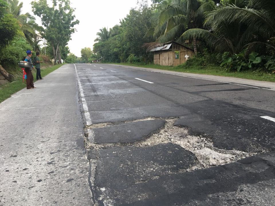 DEFECTIVE. Speeding on the Andaya Highway in Camarines Sur will be dangerous for motorists. Photo from The Philippine News Facebook page 