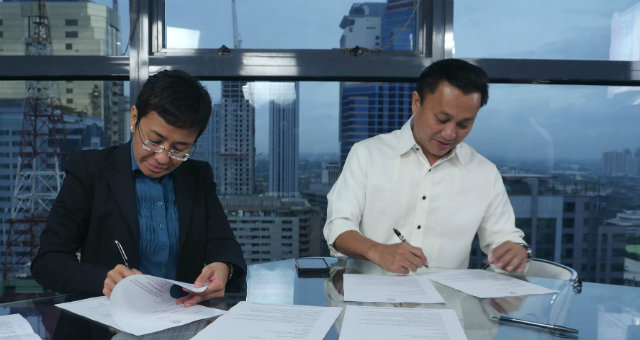 PARTNERS FOR SHAKE DRILL. Rappler CEO Maria Ressa and MMDA chairman Francis Tolentino ink partnership for #MMShakeDrill on July 30. Photo by Rappler 