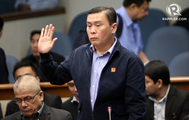 PULONG'S FRIEND. Davao City Councilor Nilo 'Small' Abellera Jr takes his oath at the Senate blue ribbon committee hearing on P6.4-billion worth of shabu shipment from China. File Photo by Inoue Jaena/Rappler  
