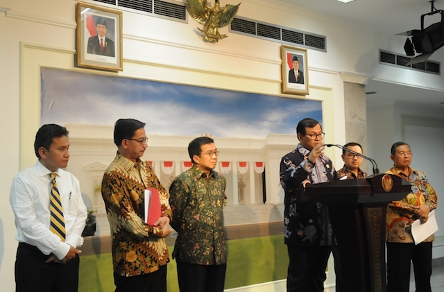 Sekretaris Kabinet Pramono Anung menyampaikan pengantar pengumuman Paket Kebijakan Ekonomi III, di kantor Kepresidenan, Jakarta, 7 Oktober. Foto dari setkab.go.id 