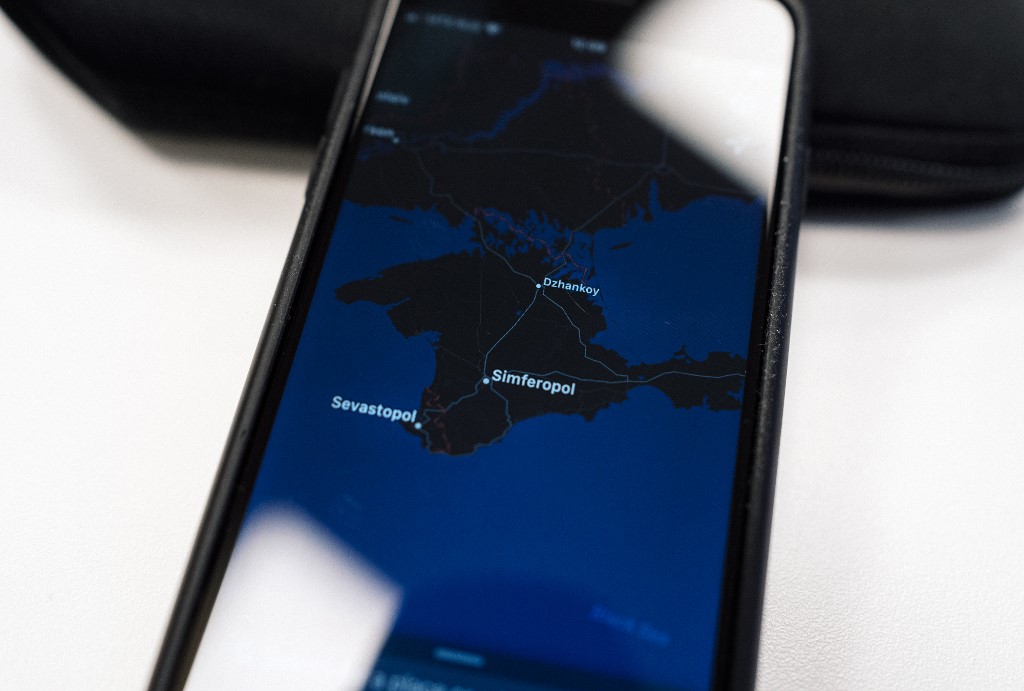 CRIMEA. An illustration picture taken on November 28, 2019 in Moscow shows an Apple map with the Crimea peninsula on a smartphone screen. AFP photo 