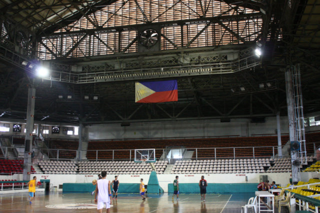 The basketball court at Rizal once hosted many legendary cage showdowns, but the big leagues of the Philippines have now moved to more modern facilities. Photo by Mike Ochosa/Rappler 