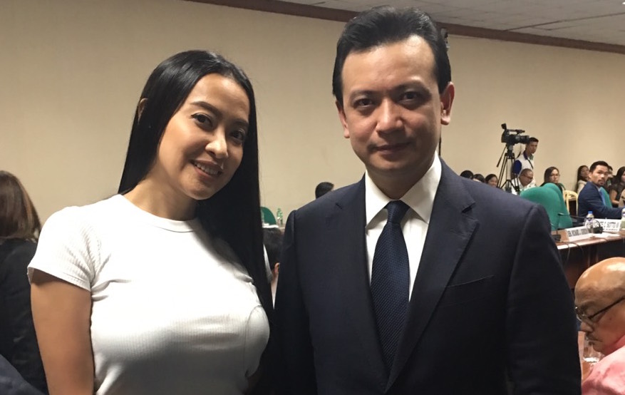 FACE OFF. Senator Antonio Trillanes and blogger turned Communications Assistant Secretary Mocha Uson face each other during the Senate hearing on fake news.  