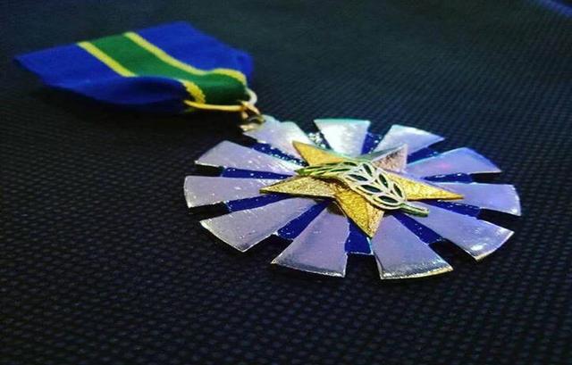 AFP AWARD. The AFP's 'Gawad sa Kaunlaran' is the second to the highest distinction given to citizens and government officials in accordance with socio-economic and other non-combat activities. Photo courtesy of Peter Khallil Figueroa Ferrer  