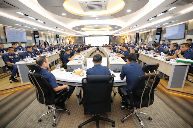 COMMAND CONFERENCE. Lieutenant General Archie Francisco Gamboa leads a meeting of the Philippine National Police's top officials on October 15, 2019, after General Oscar Albayalde resigned. Photo from PNP 