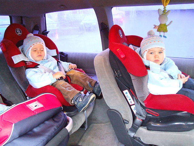 PROTECTING CHILDREN. Road safety advocates say child seats should be required to help protect children.Photo from Wikipedia