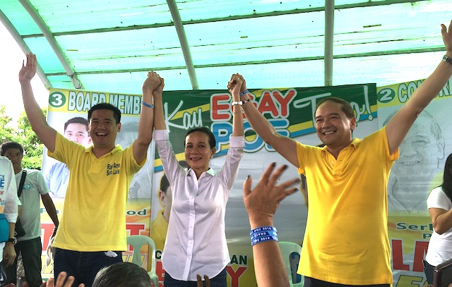 LAGUNA SORTIE. Senator Grace Poe joins her local allies in Laguna on April 1, 2016. Photo by Camille Elemia/Rappler 