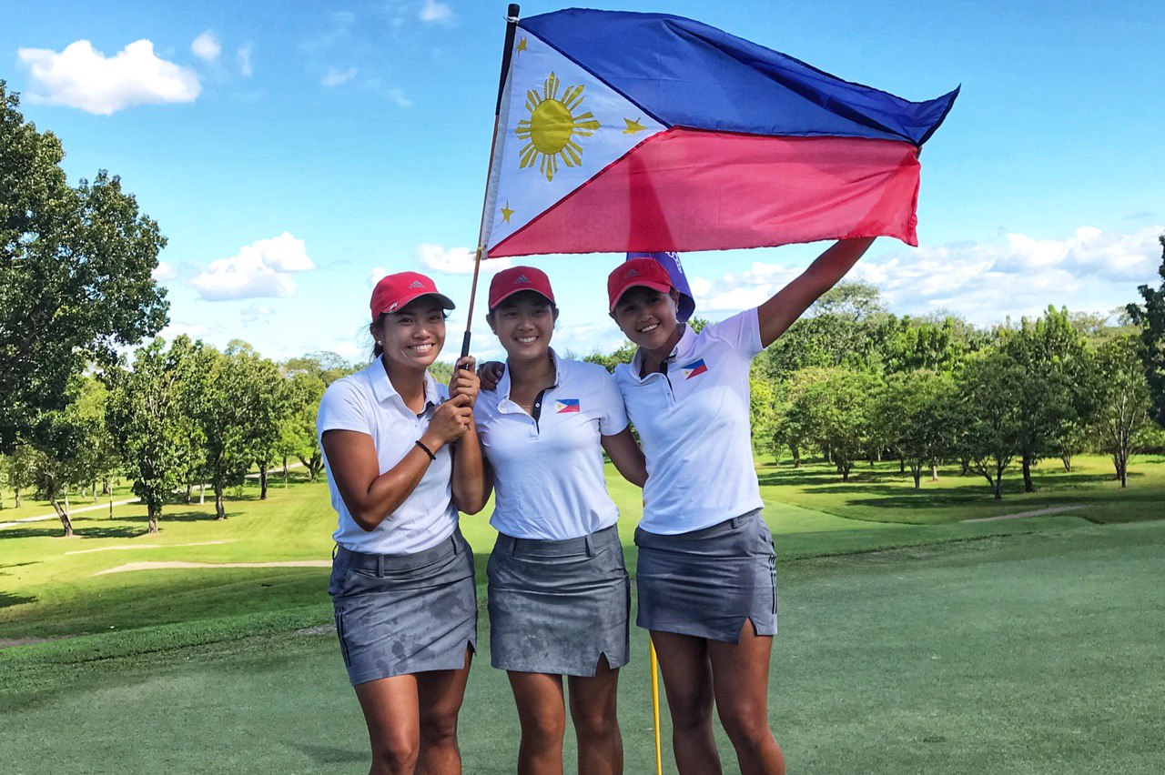 PINAY POWER. Philippine womenâs golf stars (from left) Bianca Pagdanganan, Lois Kaye Go, and Abegail Arevalo deliver another winning performance in the international stage. Photo by Beatrice Go/Rappler 