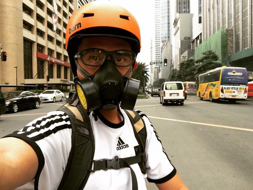 BIKE COMMUTING. Aldrin Pelicano, a daily bike commuter, sports his BioLogic pollution mask to protect him from motor vehicle emissions. Photo courtesy of Pelicano  