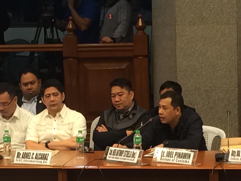 TARA? Former Customs Intelligence chief Neil Estrella (middle) and intelligence officer Joel Pinawin (right) deny ever receiving grease money from fixer Mark Taguba. Photo by Lian Buan/Rappler  