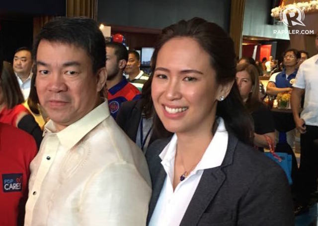 SUPPORT. Kathryna Yu supports Senate President Aquilino Pimentel III and leads the humanitarian arm of PDP-Laban. File Photo by Camille Elemia/Rappler  