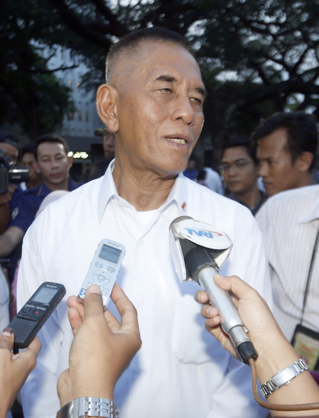 SANG JENDERAL. Menteri Pertahanan Ryamizard Ryacudu saat diwawancarai TVRI, 26 Oktober 2014. Foto oleh Adi Weda/EPA
