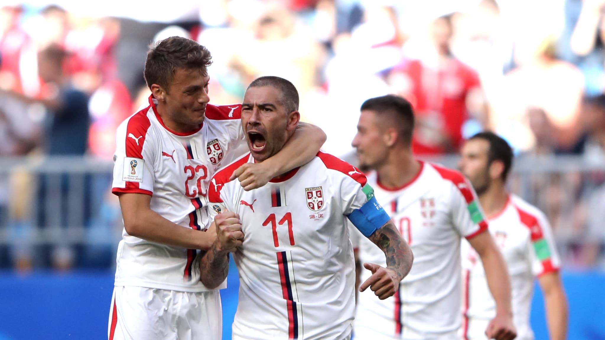 GOL PERDANA. Aleksandar Kolarov dari Serbia merayakan gol perdana timnas negaranya di Piala Dunia 2018. Foto dari FIFA.com 