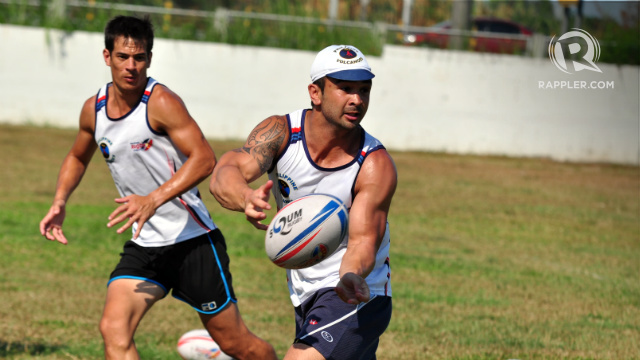 Holgate (with ball) training with the Volcanoes in 2013. Jake Letts is behind him. File photo by Bob Guerrero/Rappler 