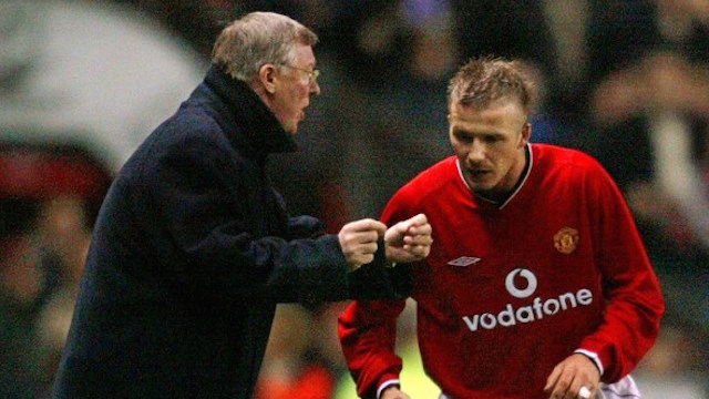 REUNI. Legenda Manchester United David Beckham akan bekerja sama dengan mantan pelatihnya Sir Alex Ferguson dalam ajang 'Macth for Children' di Old Trafford November mendatang. Foto oleh Odd Andersen/AFP  